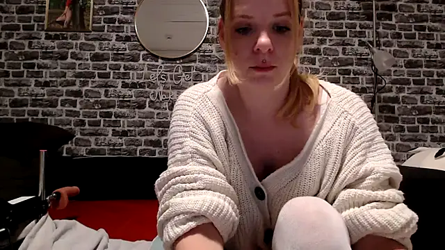 Snapshot of SexyMilf_37 chatting on 04-01-26, 08:17 SexyMilf 37 online show from 04-01-26, 08:17