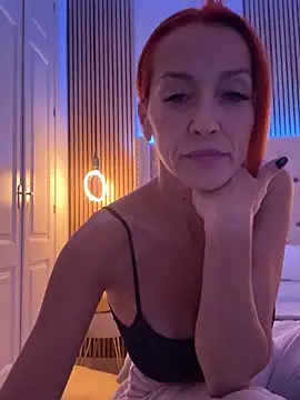 Snapshot of MikaelaBloom chatting on 11-15-25, 09:11 MikaelaBloom online show from 11-15-25, 09:11