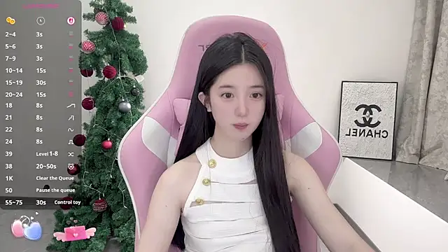 Snapshot of OiOi-666 chatting on 06-12-26, 01:59 OiOi-666 online show from 06-12-26, 01:59
