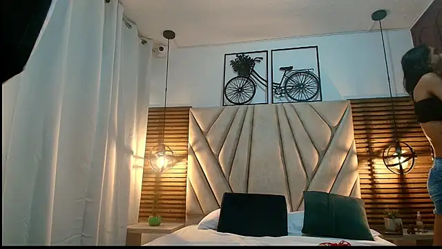 Snapshot of Cinthiabaker chatting on 09-12-25, 11:21 Cinthiabaker online show from 09-12-25, 11:21