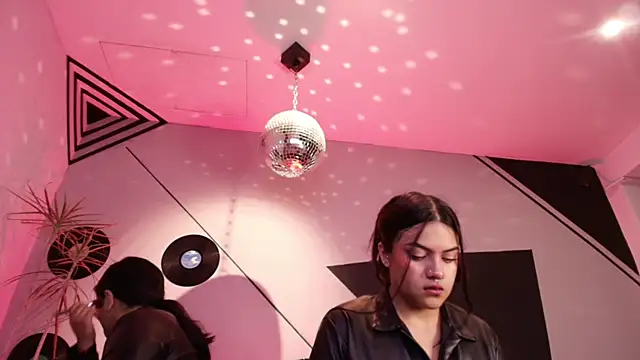 Lilith and Khloe online show from 10-22-25, 11:21