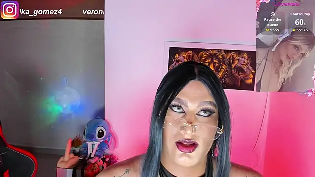 Sweetveronik 44 online show from 04-11-26, 07:45