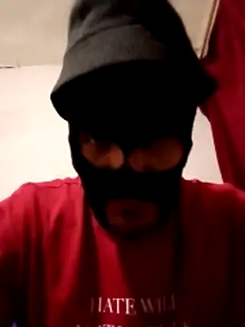 Snapshot of Golonzo1996 chatting on 11-29-25, 02:36 Golonzo1996 online show from 11-29-25, 02:36