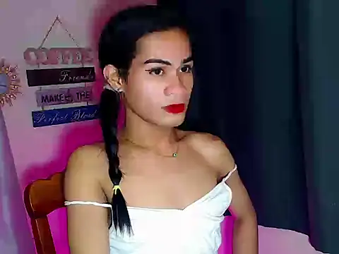 Snapshot of bellalot chatting on 12-19-25, 07:37 bellalot online show from 12-19-25, 07:37