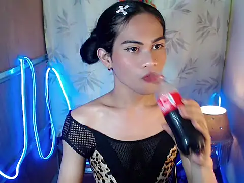 Snapshot of bellalot chatting on 02-05-26, 07:24 bellalot online show from 02-05-26, 07:24