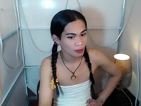 Snapshot of bellalot chatting on 02-18-26, 01:23 bellalot online show from 02-18-26, 01:23