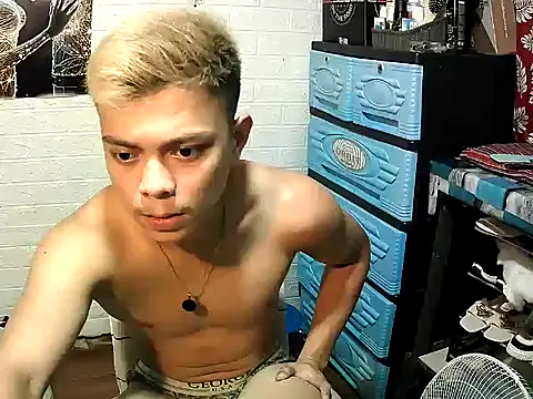 Snapshot of Pinoy_slutcummer69 chatting on 10-31-25, 10:05 Pinoy slutcummer69 online show from 10-31-25, 10:05
