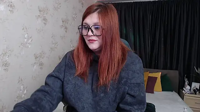 Alisawoods  online show from 10-28-25, 07:27