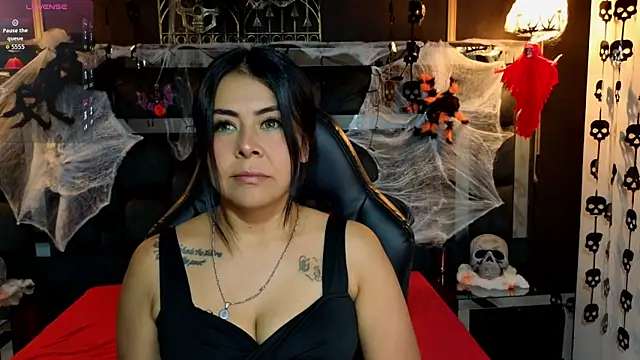 Aniajoness  online show from 10-31-25, 04:46