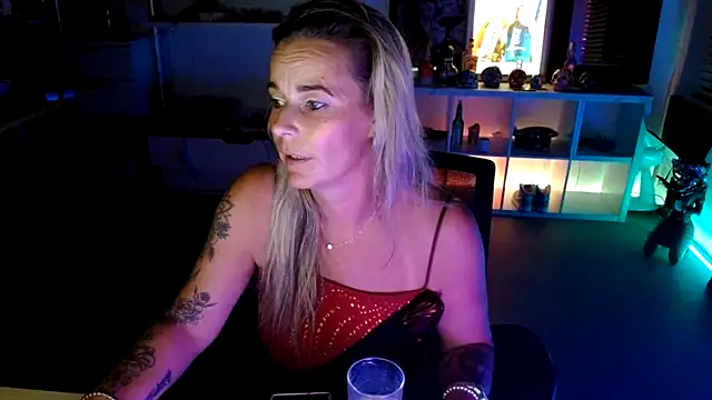 Mrs-Aurora online show from 10-05-25, 08:07