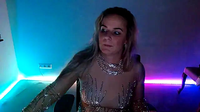 Mrs-Aurora online show from 12-20-25, 10:06