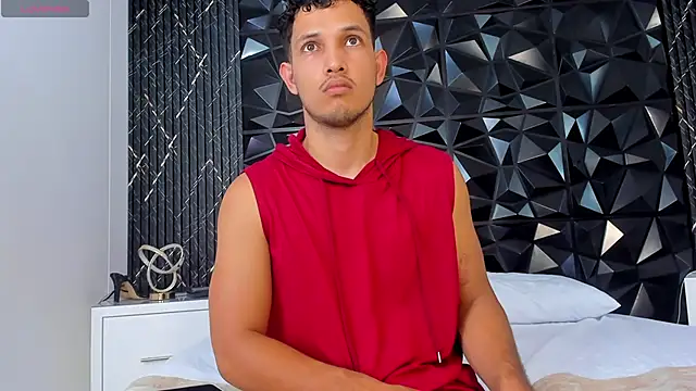 EimyAndMaxi online show from 04-29-26, 08:59