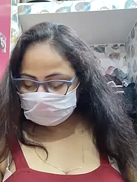 Snapshot of nisha_1110 chatting on 04-28-26, 02:44 nisha 1110 online show from 04-28-26, 02:44