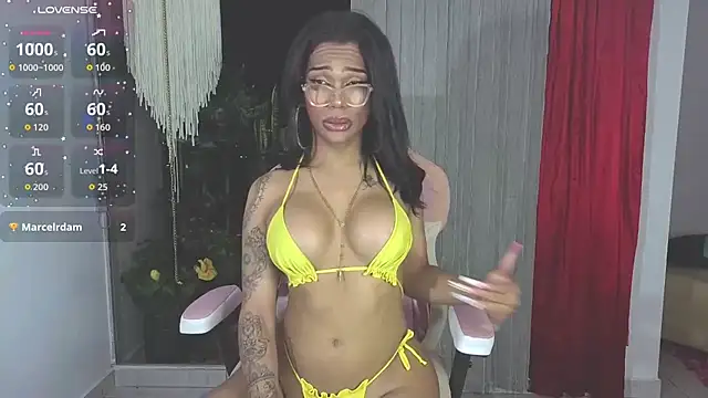 Snapshot of Queen_Morena chatting on 07-30-26, 08:24 Queen Morena online show from 07-30-26, 08:24