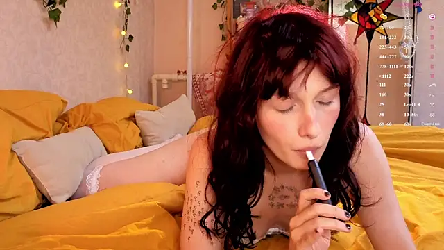 LeelooYolo online show from 06-19-26, 06:23