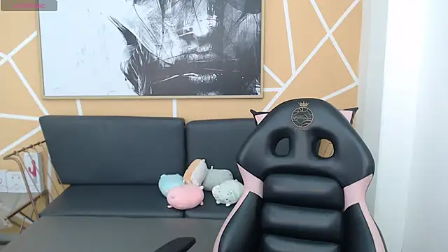 olivia russo  online show from 03-15-26, 01:39