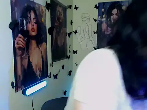 Snapshot of LadyAlice_ chatting on 11-15-25, 07:05 LadyAlice online show from 11-15-25, 07:05