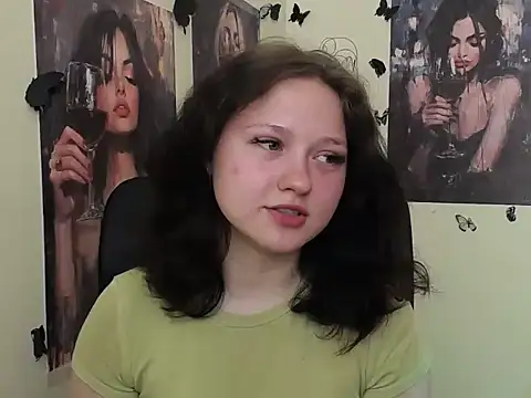 LadyAlice  online show from 05-05-26, 06:21