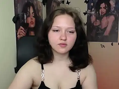 LadyAlice  online show from 05-09-26, 06:07