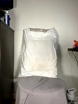 Snapshot of rubywithpearls chatting on 10-12-25, 12:48 rubywithpearls online show from 10-12-25, 12:48