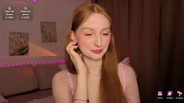 Snapshot of Betty_Twinkle chatting on 11-10-25, 10:42 Betty Twinkle online show from 11-10-25, 10:42