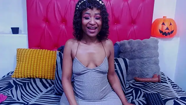 GoldenBigAssCurvy online show from 04-22-26, 06:31