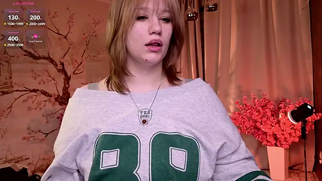 Snapshot of Morvelyn chatting on 11-20-25, 07:02 Morvelyn online show from 11-20-25, 07:02