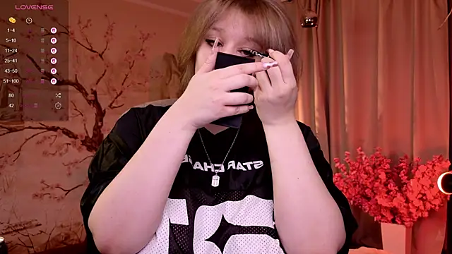 Snapshot of Morvelyn chatting on 11-26-25, 02:51 Morvelyn online show from 11-26-25, 02:51