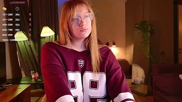 Snapshot of Morvelyn chatting on 02-17-26, 08:15 Morvelyn online show from 02-17-26, 08:15