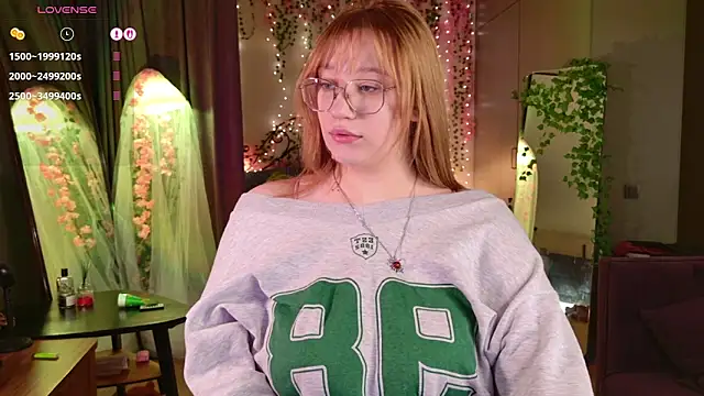 Snapshot of Morvelyn chatting on 02-25-26, 08:29 Morvelyn online show from 02-25-26, 08:29