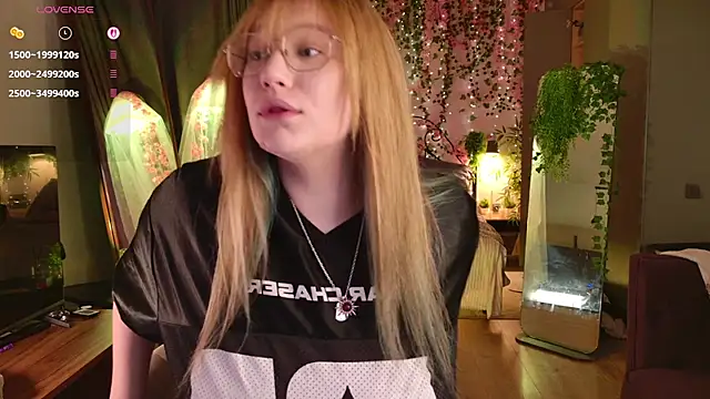 Snapshot of Morvelyn chatting on 03-13-26, 09:32 Morvelyn online show from 03-13-26, 09:32