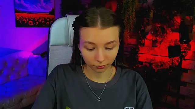 JulieDaniel online show from 09-18-25, 04:25