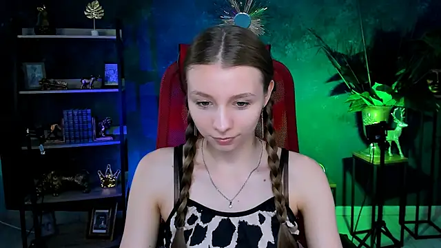 JulieDaniel online show from 06-12-26, 04:11