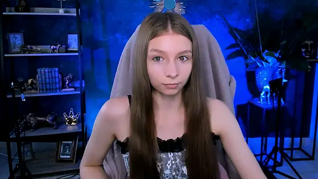 JulieDaniel online show from 06-18-26, 04:13