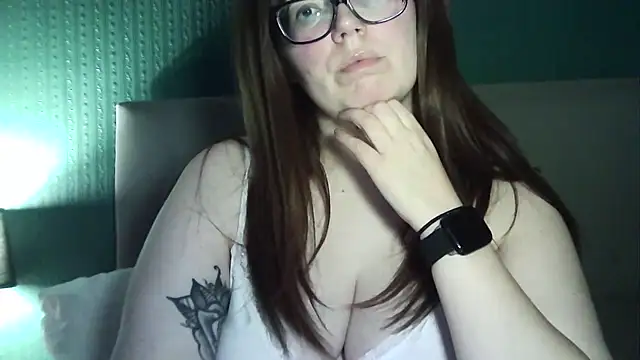 Snapshot of Curvy-BellaX chatting on 10-05-25, 06:50 Curvy-BellaX online show from 10-05-25, 06:50