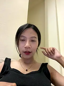 Snapshot of Lil-Gi chatting on 09-10-25, 03:45 Lil-Gi online show from 09-10-25, 03:45