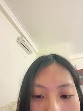 Snapshot of Lil-Gi chatting on 11-18-25, 05:39 Lil-Gi online show from 11-18-25, 05:39