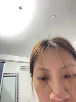 Snapshot of Lil-Gi chatting on 04-09-26, 07:08 Lil-Gi online show from 04-09-26, 07:08