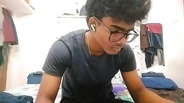 Snapshot of Rahulisagoodguy chatting on 11-07-25, 10:48 Rahulisagoodguy online show from 11-07-25, 10:48