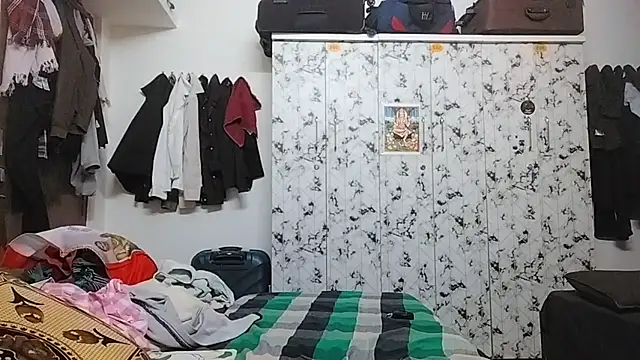 Snapshot of Rahulisagoodguy chatting on 12-16-25, 05:40 Rahulisagoodguy online show from 12-16-25, 05:40