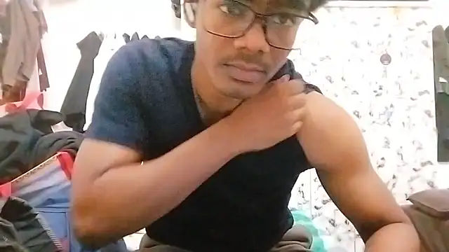 Snapshot of Rahulisagoodguy chatting on 12-17-25, 11:05 Rahulisagoodguy online show from 12-17-25, 11:05