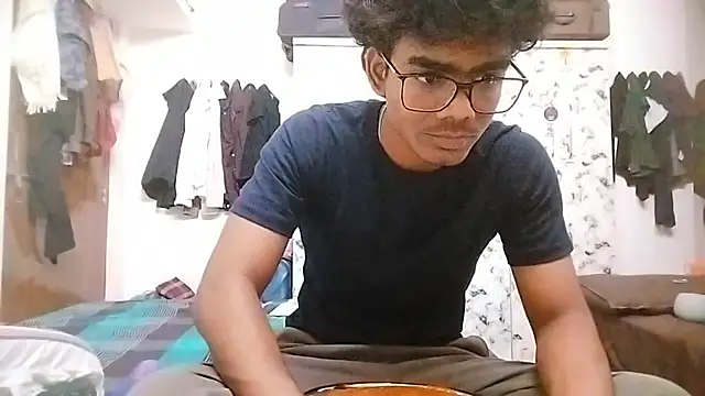 Snapshot of Rahulisagoodguy chatting on 12-20-25, 05:31 Rahulisagoodguy online show from 12-20-25, 05:31