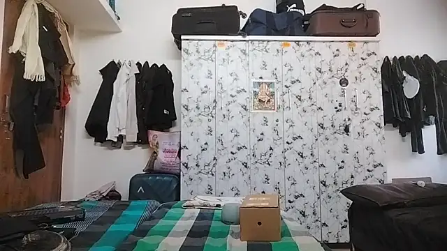 Snapshot of Rahulisagoodguy chatting on 12-21-25, 10:33 Rahulisagoodguy online show from 12-21-25, 10:33