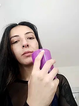 Snapshot of NicolWhite chatting on 12-02-25, 12:43 NicolWhite online show from 12-02-25, 12:43