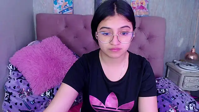 Snapshot of laurenelove chatting on 10-05-25, 03:27 laurenelove online show from 10-05-25, 03:27