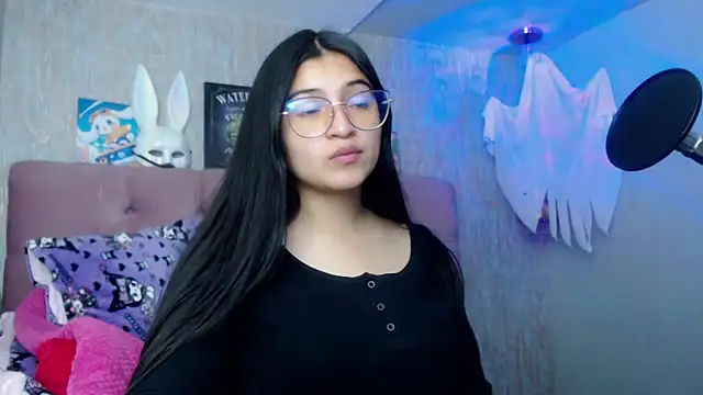 Snapshot of laurenelove chatting on 11-01-25, 03:08 laurenelove online show from 11-01-25, 03:08