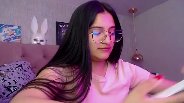 Snapshot of laurenelove chatting on 11-10-25, 03:05 laurenelove online show from 11-10-25, 03:05