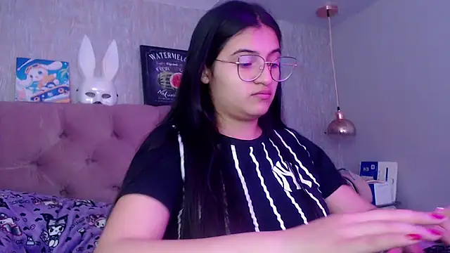 Snapshot of laurenelove chatting on 11-15-25, 02:53 laurenelove online show from 11-15-25, 02:53