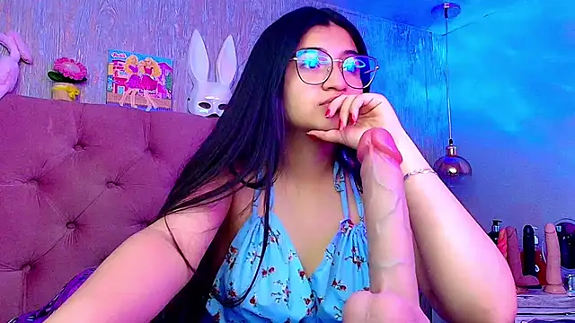 Snapshot of laurenelove chatting on 12-22-25, 03:47 laurenelove online show from 12-22-25, 03:47