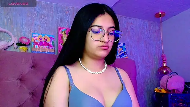 Snapshot of laurenelove chatting on 01-11-26, 05:12 laurenelove online show from 01-11-26, 05:12